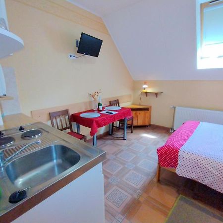 Burg Apartmanház Gyula Exteriér fotografie