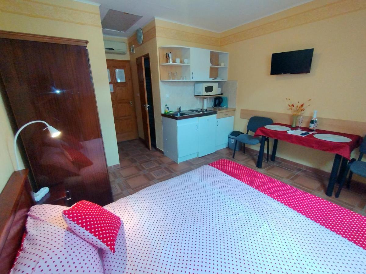 Burg Apartmanház Gyula Exteriér fotografie
