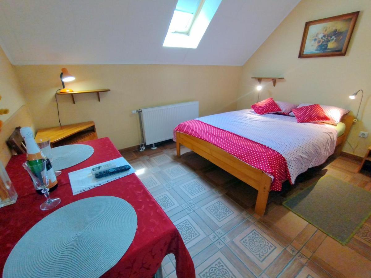 Burg Apartmanház Gyula Exteriér fotografie