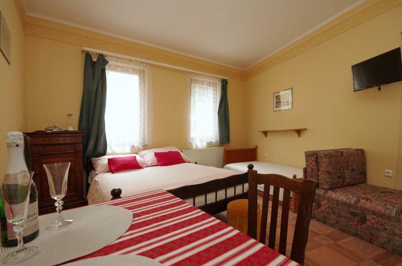Burg Apartmanház Gyula Exteriér fotografie