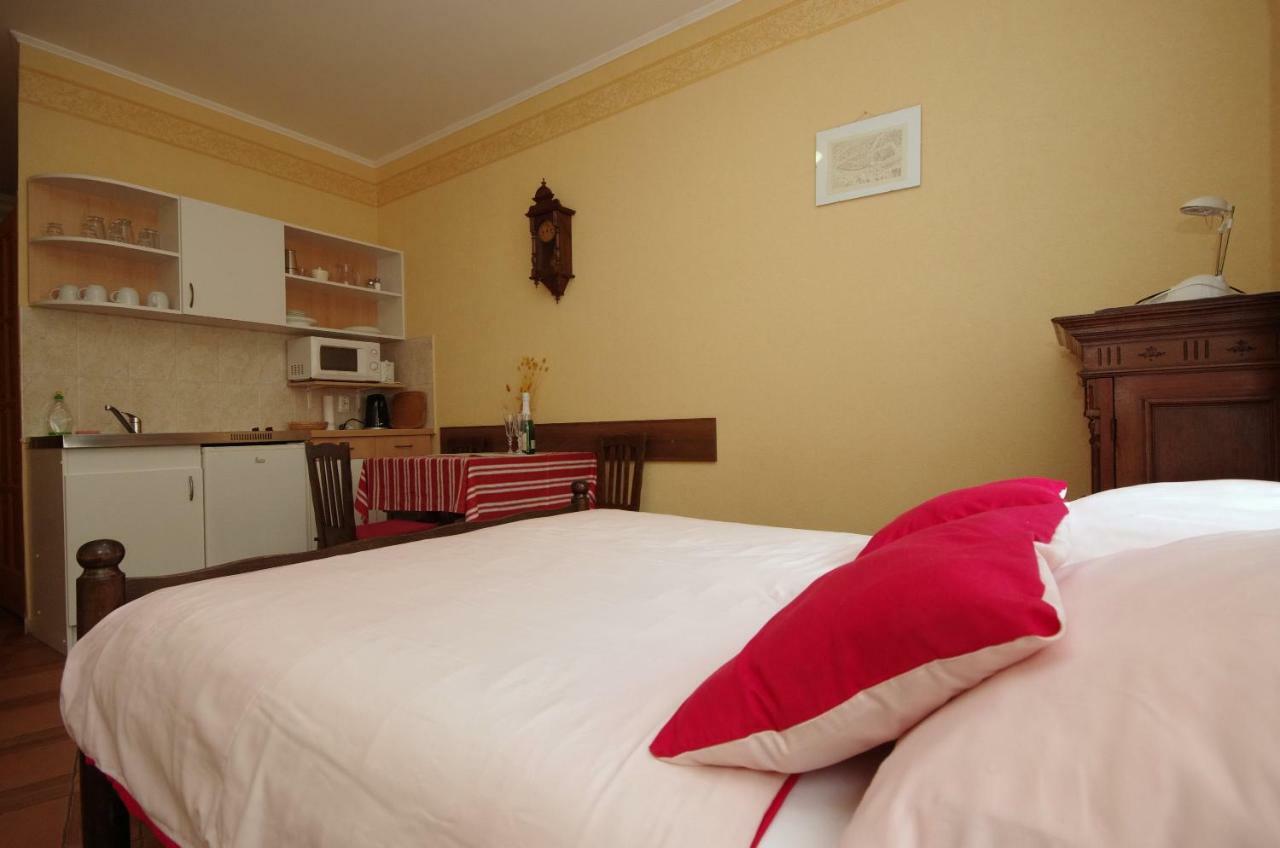 Burg Apartmanház Gyula Exteriér fotografie