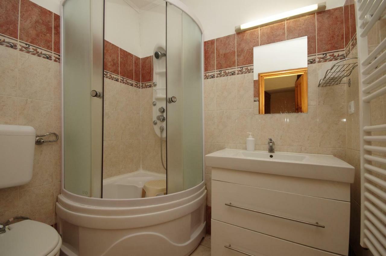 Burg Apartmanház Gyula Exteriér fotografie