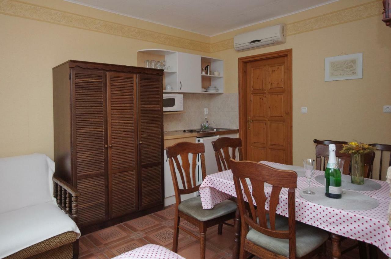 Burg Apartmanház Gyula Exteriér fotografie